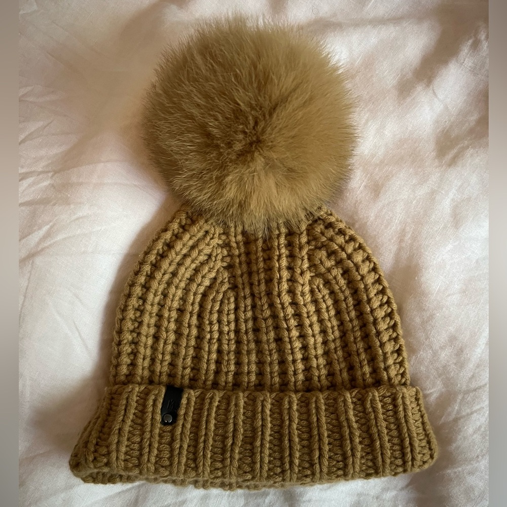 Beanie with poof